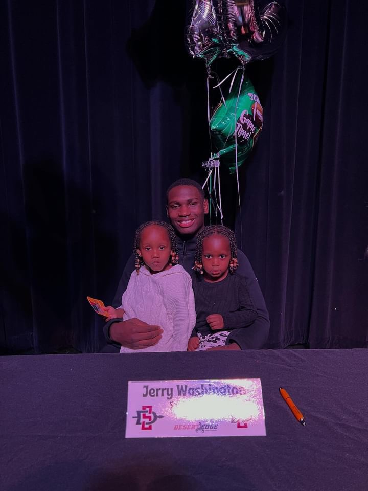 Desert Edge H.S. tweet media