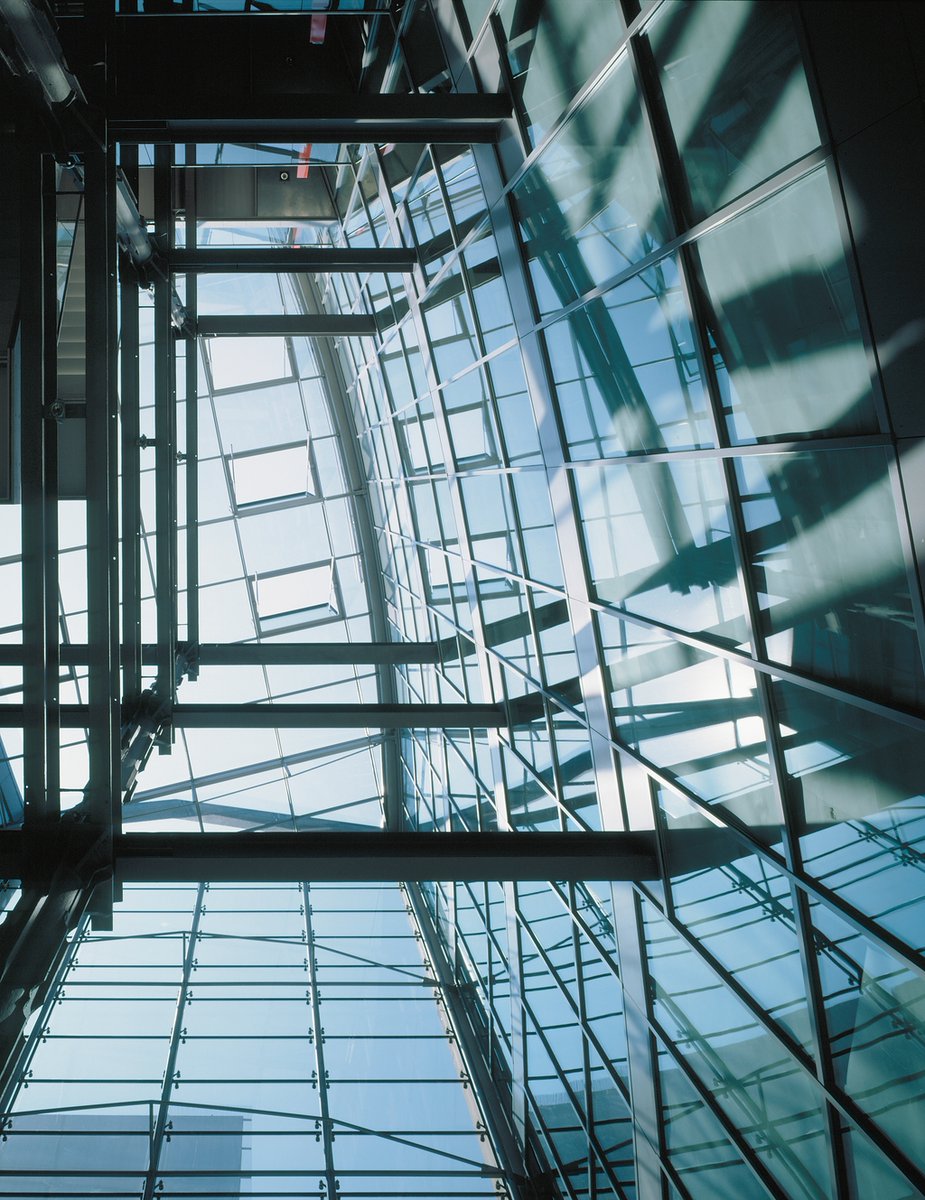 pilkingtonglass's tweet photo. #TBThursday The over 100-year-old malthouse in Düsseldorf's Media Harbour has been converted into an attractive office building with an ingenious fire š„ protection concept.
#fireprotection #fireresistance #firerated #firesafety #pilkington #design #architecture
1/3 https://t.co/A1mnLOVj6v