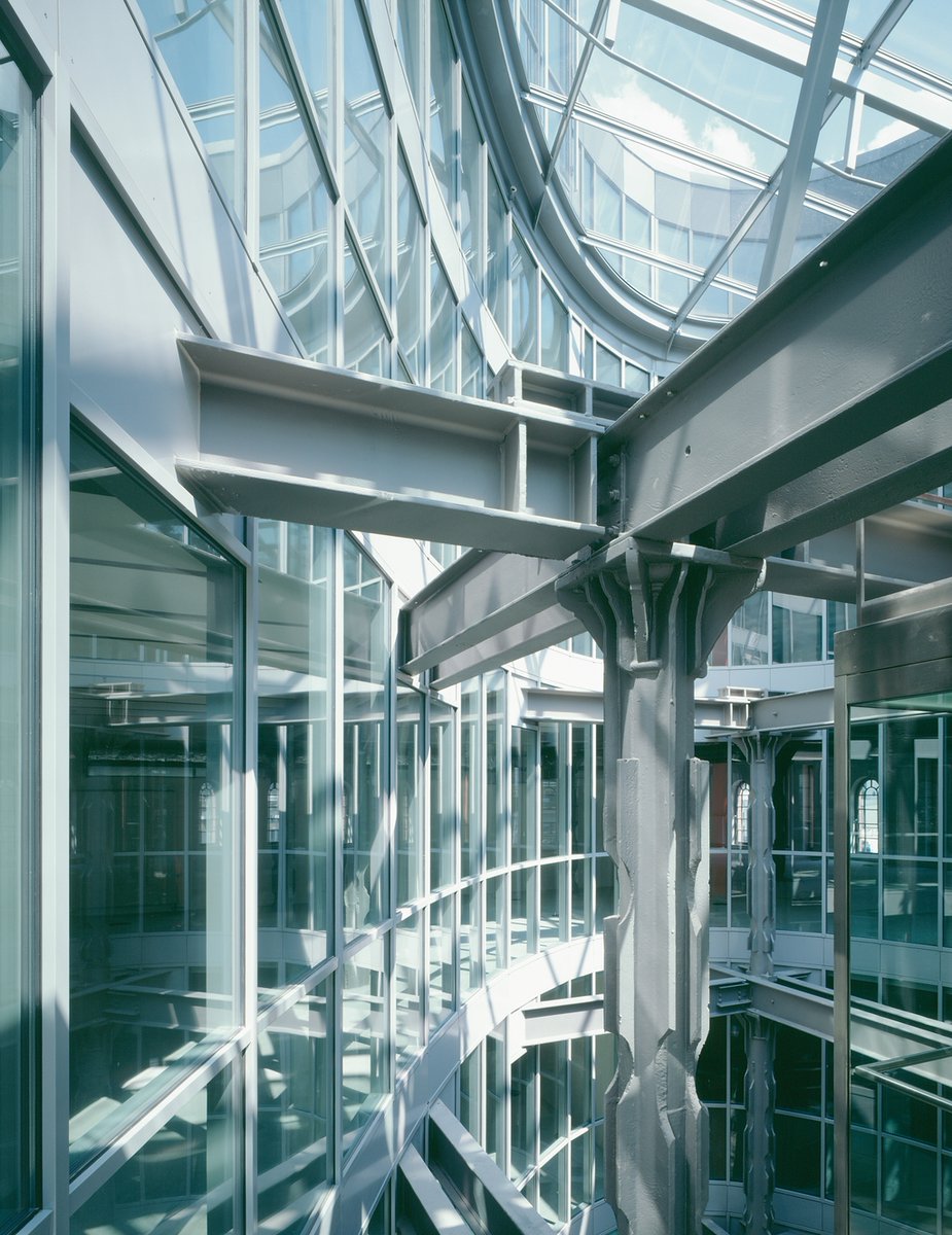 pilkingtonglass's tweet photo. #TBThursday The over 100-year-old malthouse in Düsseldorf's Media Harbour has been converted into an attractive office building with an ingenious fire š„ protection concept.
#fireprotection #fireresistance #firerated #firesafety #pilkington #design #architecture
1/3 https://t.co/A1mnLOVj6v