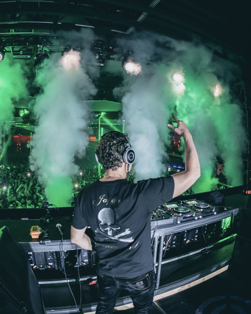 ClubGlow's tweet photo. TONIGHT! ๐ฃ Celebrate ๐๐ ๐๐๐๐๐ ๐๐
๐๐๐๐ with night 1 of @tiesto + support from Xandra & MAKZ at #Echostage. โค๏ธโ๐ฅ AND, ryn__music@TrivectaMusicโs ๐๐ถ๐ป๐ฑ ๐ ๐ ๐ช๐ฎ๐ Tour at #Soundcheck, + support from @JaengaMusic & RYN. ๐บ๏ธ Tickets โ Link in bio https://t.co/lEphv5dBUx