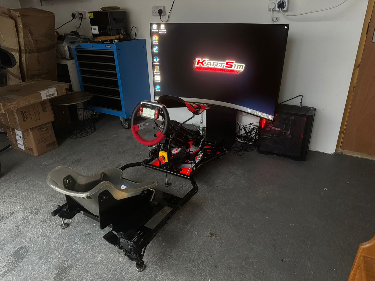 KartSimLtd's tweet photo. We recently dropped off and fully installed a brand new KartSim Simulator!🔥

This KartSim Pro Senior Simulator is looking stunning, and it’s now ready to assist the driver in improving their racing abilities🏁

🔗Configure your own KartSim Simulator here: https://t.co/cWdQzwB5QI https://t.co/A7Ox4soTZq