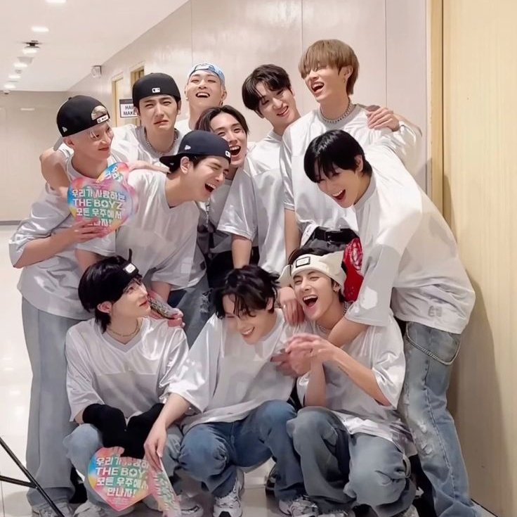 apeachyxx's tweet photo. happy 7th anniv my boyz! u've been my source of happiness n inspiration. thank u for creating memories i’ll cherish forever. no matter what, i’ll always be here, cheering for u n loving u endlessly. ❤🤍

#벌써_만난지도_칠년이_됐어
#MY_FOREVER_BOYS_IS_THEBOYZ
#7YearWithTHEBOYZ https://t.co/xHq372Ngud