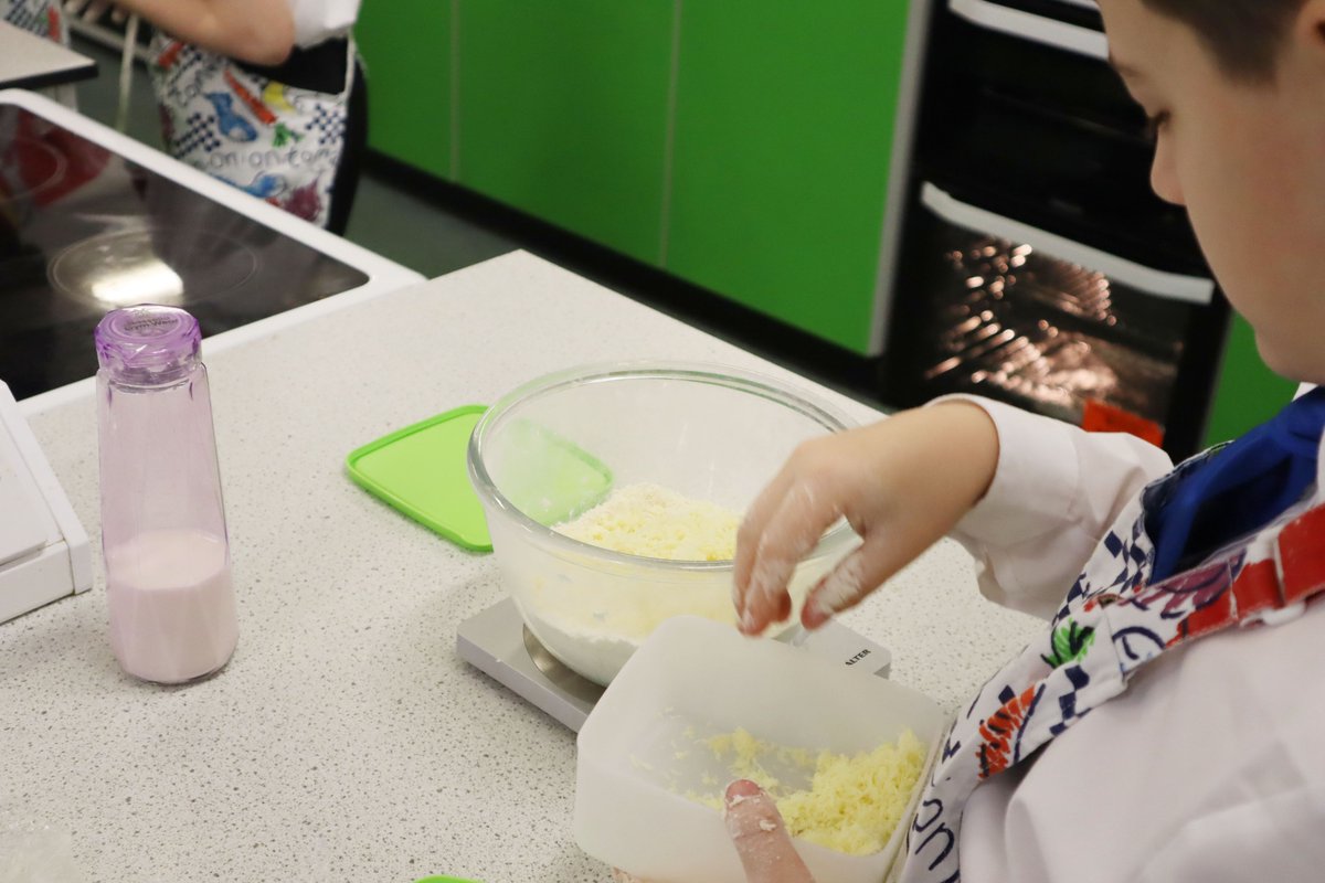 HalewoodAcademy's tweet photo. Year 7, you have been busy making savoury scones, showing your ability to work independently and engaging in class, well done! Keep up the good work, consistency is the key to success, show up to school and follow our RACER values.
#ReadytoLearn #LearningtoBake #Excellence https://t.co/EggEsnX5FP