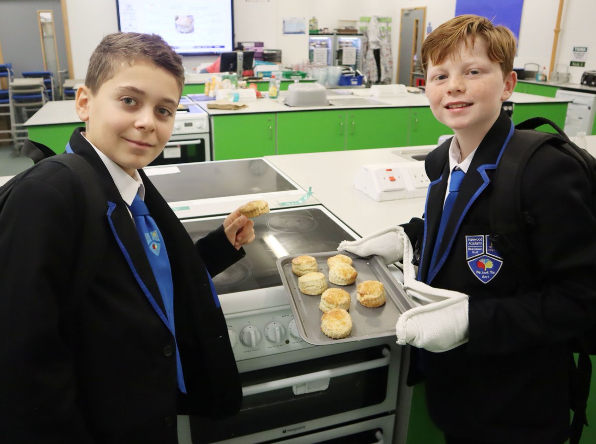 HalewoodAcademy's tweet photo. Year 7, you have been busy making savoury scones, showing your ability to work independently and engaging in class, well done! Keep up the good work, consistency is the key to success, show up to school and follow our RACER values.
#ReadytoLearn #LearningtoBake #Excellence https://t.co/EggEsnX5FP