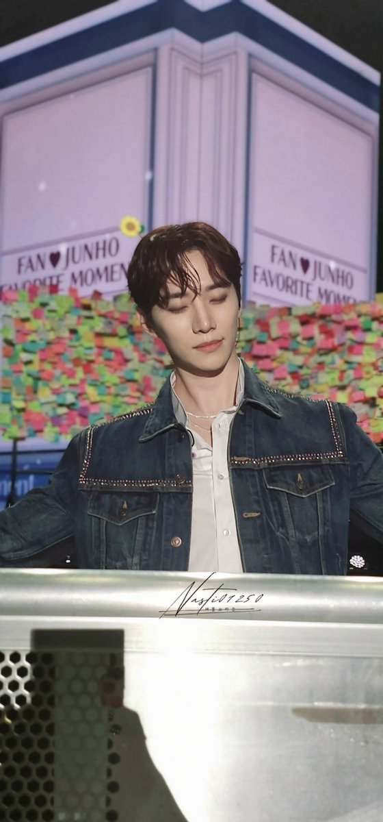 오빠를 찍은 것들중 최애 사진📷
오빠의 바로 앞에서 잔망떨고한게 1년전이구나🥹