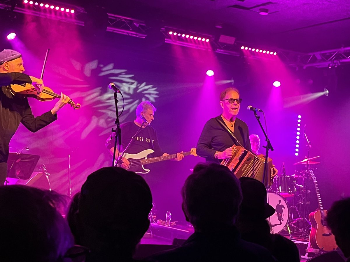 Malcolm Hudson (@malhudson1) on Twitter photo A rousing final performance from the mighty <a href="/Oysterband1/">Oysterband</a> at <a href="/WedgewoodRooms/">Wedgewood Rooms</a> Portsmouth last night. A fabulous career-spanning show from one of the greatest and most underrated bands. They sang their hearts out, and so did the crowd. See you in Emsworth on Friday for more A rousing final performance from the mighty <a href="/Oysterband1/">Oysterband</a> at <a href="/WedgewoodRooms/">Wedgewood Rooms</a> Portsmouth last night. A fabulous career-spanning show from one of the greatest and most underrated bands. They sang their hearts out, and so did the crowd. See you in Emsworth on Friday for more