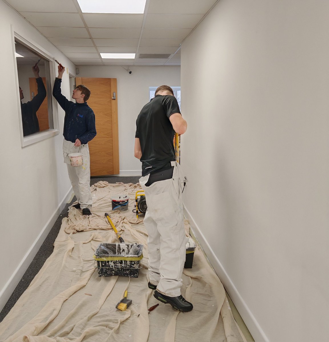 Riversidedec's tweet photo. Well-done to everyone today working in the community. All of our apprentices @riversidecoll helped prepare and paint rooms At Widnes Gymnastics club. Thanks to @Brewerspaints for donating the paints. @BellGroupUK @BagnallsGroup @ianwilliamsltd @valedecor @smalley @EBL  
#charity https://t.co/yw2Wh4bAeL
