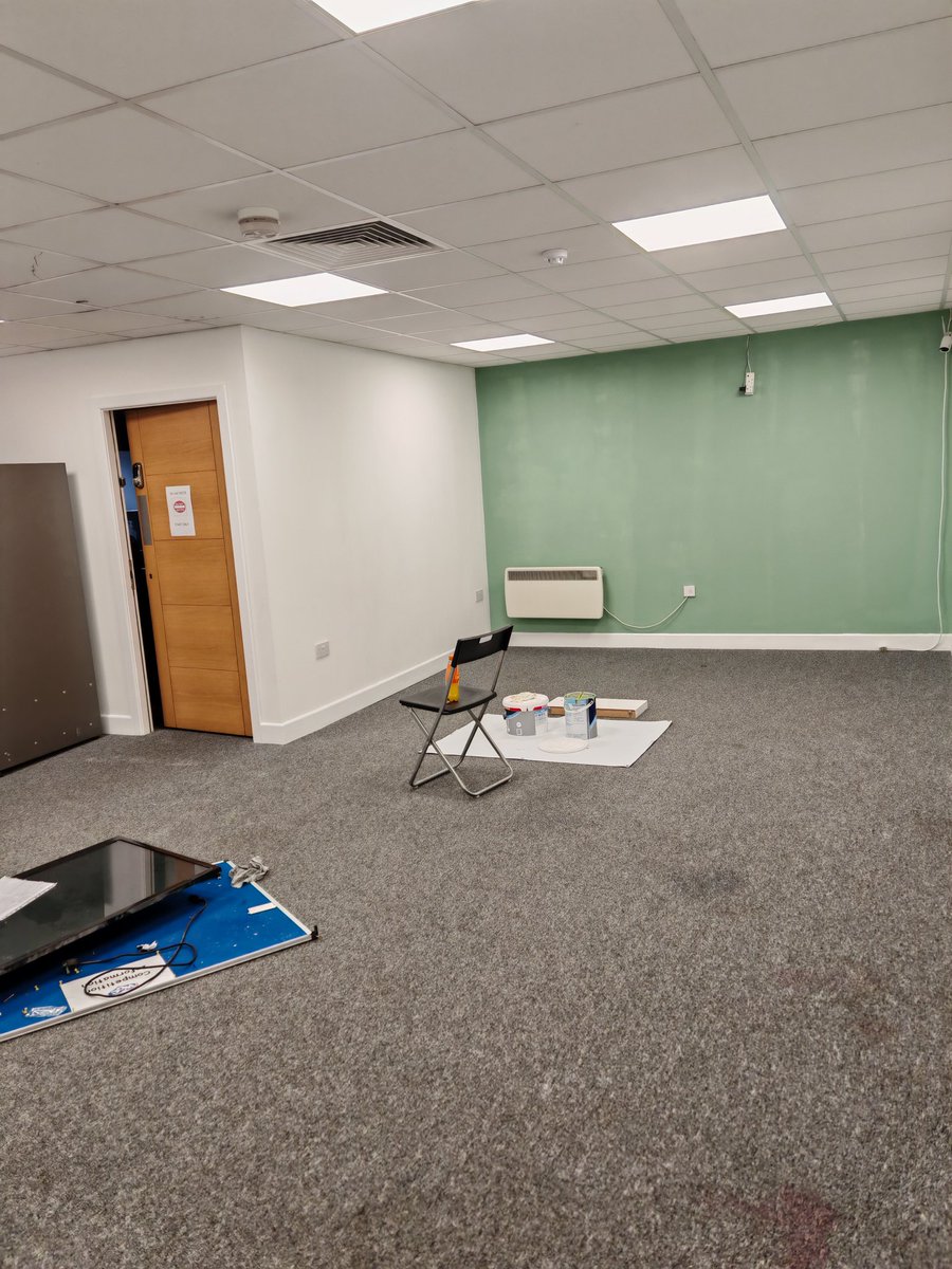 Riversidedec's tweet photo. Well-done to everyone today working in the community. All of our apprentices @riversidecoll helped prepare and paint rooms At Widnes Gymnastics club. Thanks to @Brewerspaints for donating the paints. @BellGroupUK @BagnallsGroup @ianwilliamsltd @valedecor @smalley @EBL  
#charity https://t.co/yw2Wh4bAeL