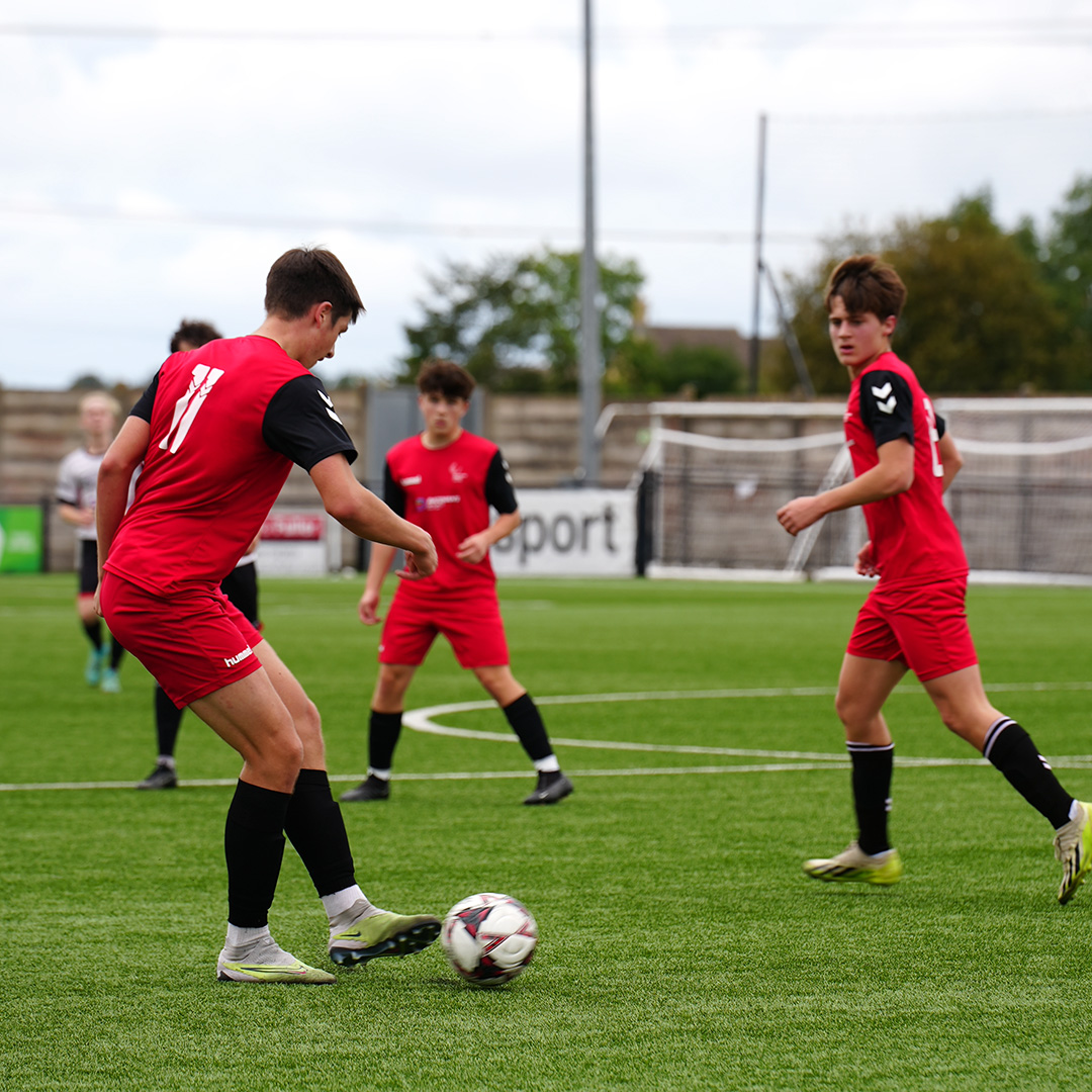 cirencoll's tweet photo. Results from yesterday's sports fixtures:
-Men's Football head into the last 16 of the ECFA Knockout Cup after a 4-2 win! β½
-Rugby played away against a strong Brooksby College side, with a final score of 27-7 to Brooksby π
Well done to all involved! #cirencoll #sport https://t.co/XIgCqXPpWF