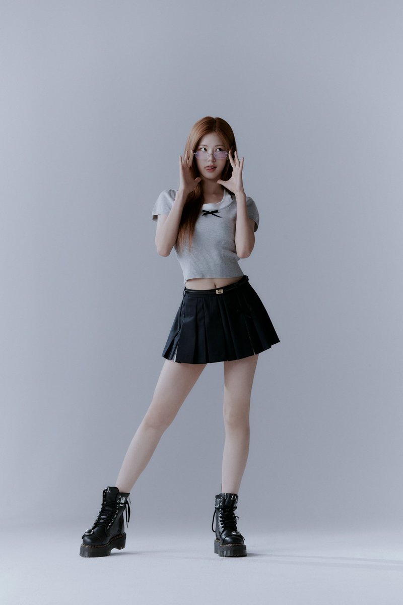 ifeye_news's tweet photo. HAPPY RAHEE DAY 

#SweetieRaheeDay
@hihat_official #KimRaHee https://t.co/VhUOThGwHV