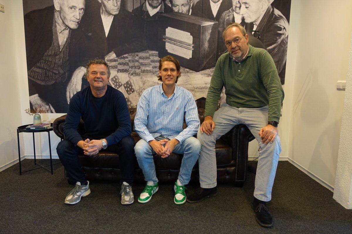 ALLsportsradio (@sportsradionl) on Twitter photo Vanmiddag de derde aflevering van SportBelang: De Kracht van Reputatie gemist? Presentator <a href="/stefheutink/">stef heutink</a> van <a href="/IVRM_Reputatie/">IVRM Reputatie</a> ontving <a href="/Versteegen/">Mark Versteegen</a> van <a href="/KPN/">KPN</a> in de studio. Wat heeft de sport KPN gebracht en wat KPN de sport? Luister nu naar de podcast: soundcloud.com/allsportsradio… Vanmiddag de derde aflevering van SportBelang: De Kracht van Reputatie gemist? Presentator <a href="/stefheutink/">stef heutink</a> van <a href="/IVRM_Reputatie/">IVRM Reputatie</a> ontving <a href="/Versteegen/">Mark Versteegen</a> van <a href="/KPN/">KPN</a> in de studio. Wat heeft de sport KPN gebracht en wat KPN de sport? Luister nu naar de podcast: soundcloud.com/allsportsradio…