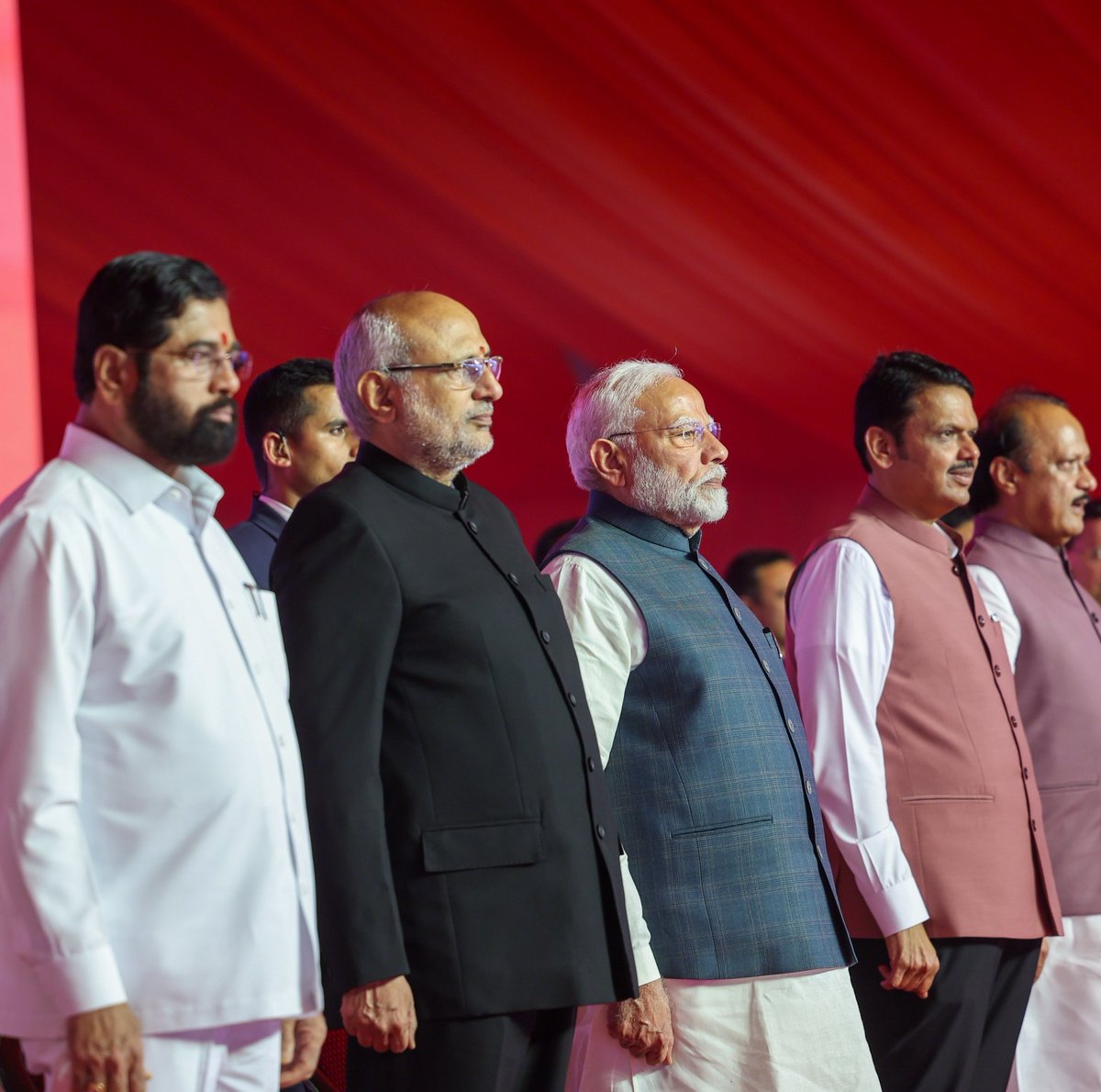 DevaTheInfraMan's tweet image. महाराष्ट्राच्या वेगवान विकासाचा पुनश्च शुभारंभ 🙏

#DevaBhauReturns #maharashtra #BJP #narendramodi