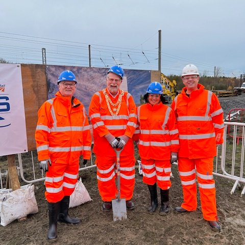 GSCoombes's tweet photo. Just back from site visit to Wixams Station with @Tom4Change @Cllr_Marc_Frost + Cllr Andrea Spice, arranged by Network Rail + @BedfordTweets officers.

ETA for station is late 2026 - seriously delayed, but better late than never. Let's hope the trains are more punctual! https://t.co/cxEzVdruDG