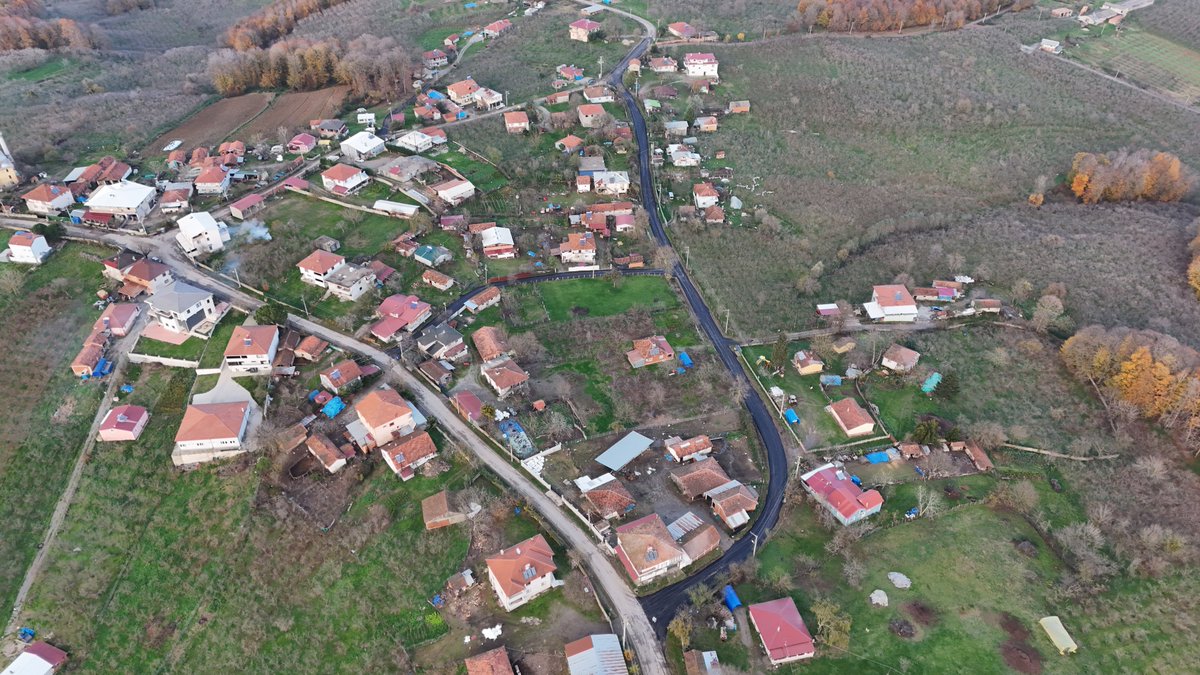 ferizlibel's tweet photo. Sarıahmetler Mahallemizin Osmanlı Caddesi güzergahında başlattığımız sıcak asfalt serimi çalışmamızı tamamladık.

Hemşehrilerimize hayırlı olsun. https://t.co/zJUK1bMWgf