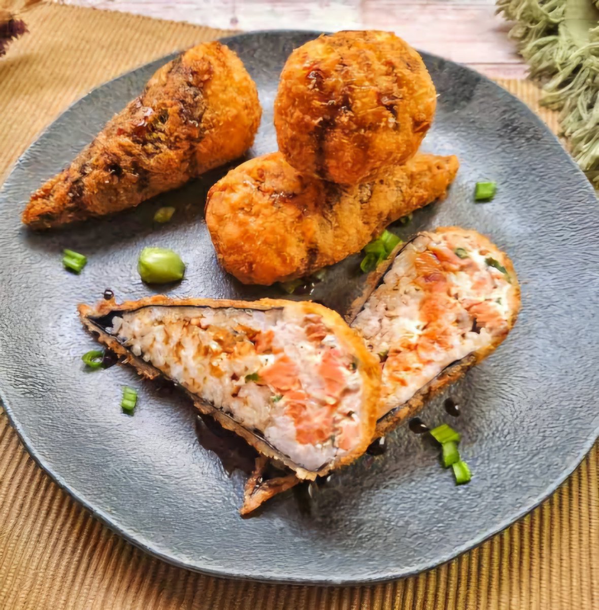 piedangel's tweet photo. ⊹ ˚. Temaki Frito https://t.co/qCS5pbqSjK