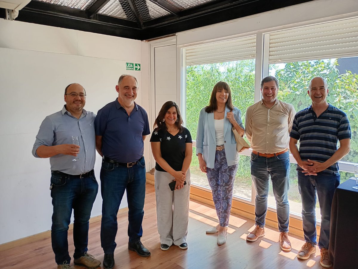 BahiaUtn's tweet photo. Hoy tuvimos el placer de acompañar a los amigos del #PIBB @bahia_parque en el brindis por el cierre del año. Fue una buena ocasión para festejar el lanzamiento de la primera convocatoria a proyectos de la incubadora #INCUBATEC, entre otros muchos logros. https://t.co/ME6916dknF