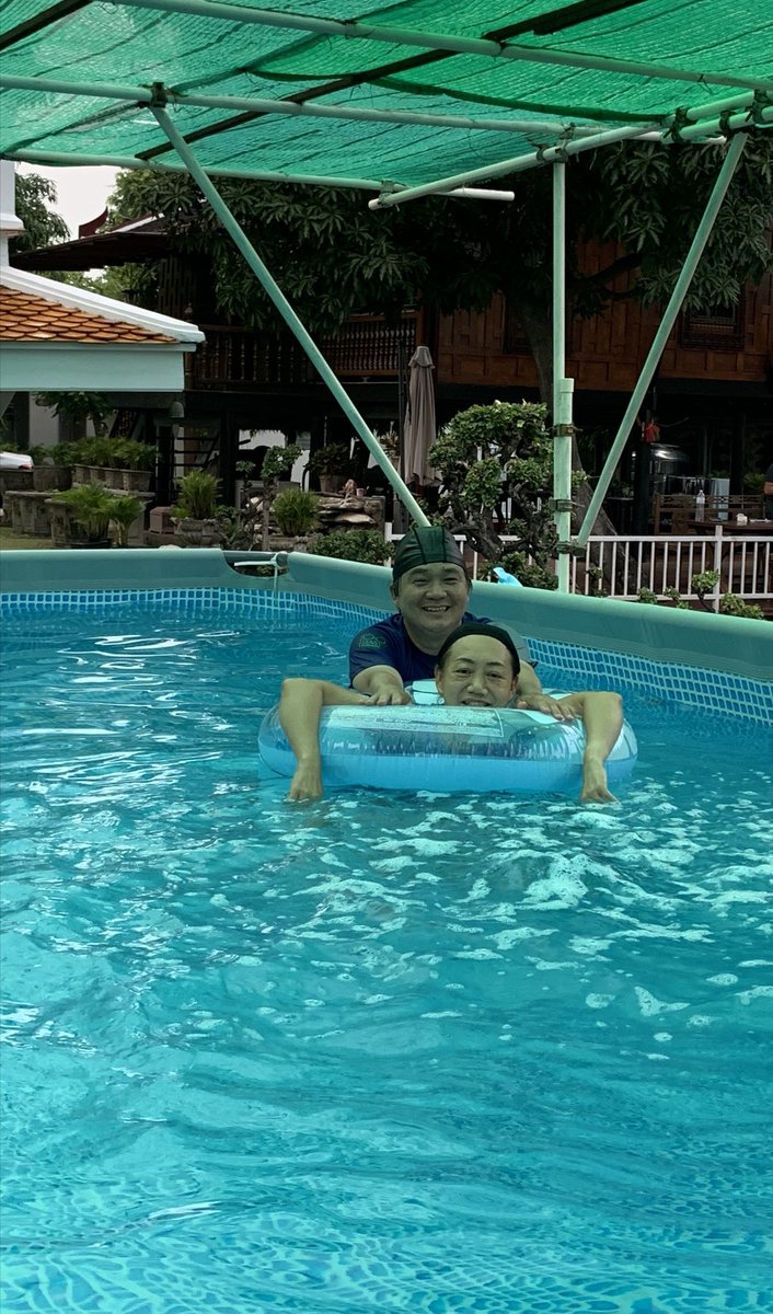 PEDDA1971's tweet photo. ครบรอบแต่งงาน 20 ปี ขอบคุณเธอคนนี้ที่ทำให้ทุกเช้าที่ตื่นมา เห็นหน้าเธอแล้วยิ้มออกทุกเช้า https://t.co/NxKfeHKopz