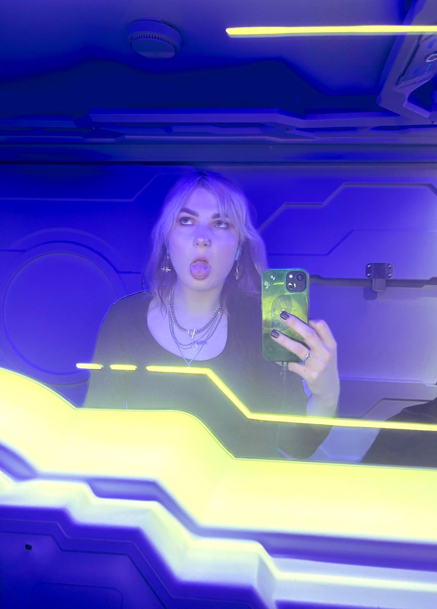 mxzpartyprogram's tweet image. mirror selfie wrapped 2024 🪩