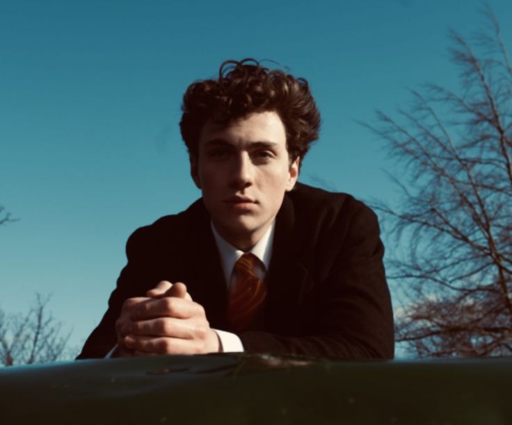 Всех приветствую!
Меня зовут Джеймс Поттер. В свободное от шалостей время учусь. Надеюсь, мы здорово повеселимся.