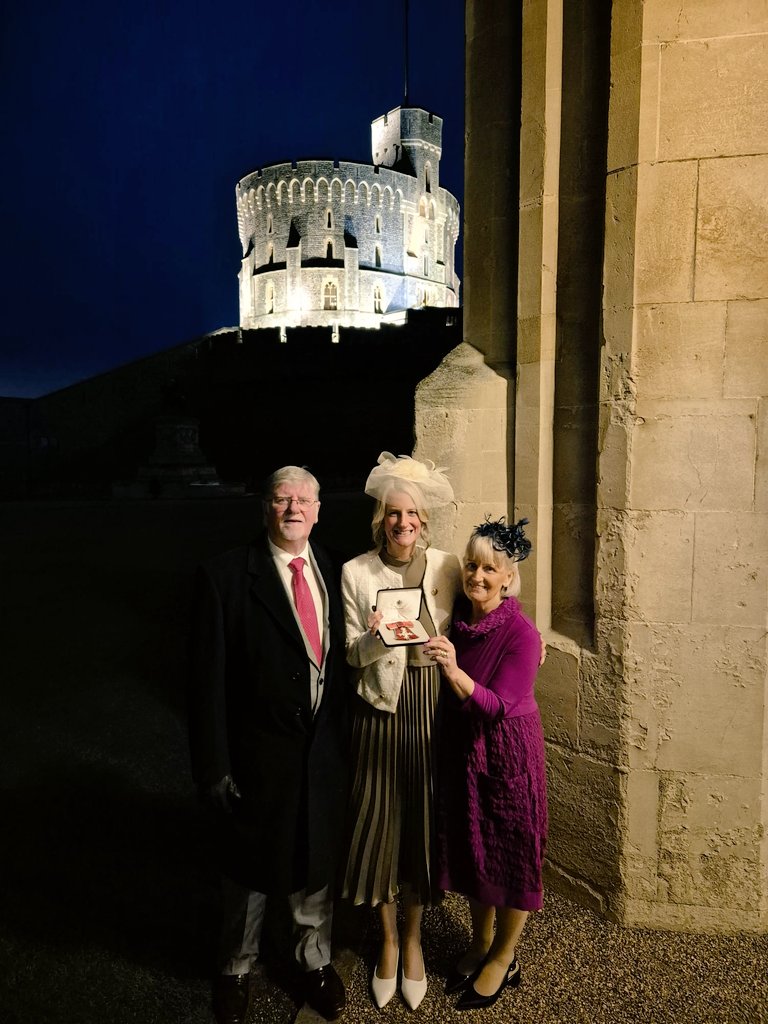 Lindsay Robinson tweet media