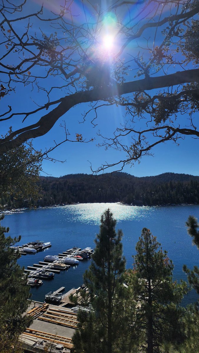 Tfireprivate's tweet photo. The paradise tax is for real... And this is why we pay it... #Arrowhead #fall #wildfirestandby https://t.co/4RwEc4OOGF