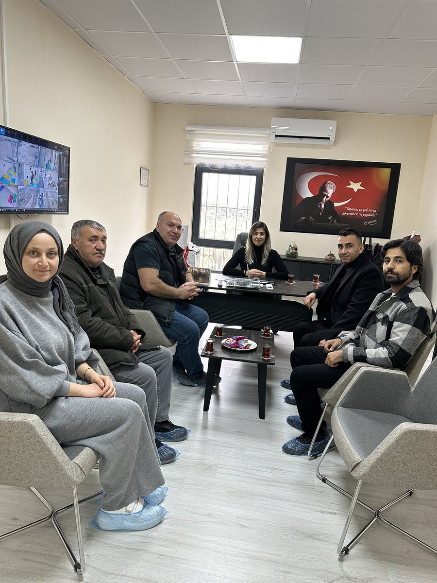 MutOzelEgitmAnk's tweet photo. Sakarya Üniversitesi Özel Eğitim Bölümü Prof. Dr. Bekir Fatih Meral okulumuzu ziyaret ederek özel öğrencilerimiz için yapılabilecek eğitim faaliyetleri için tavsiyelerde bulundu. https://t.co/XyebZdKVyu