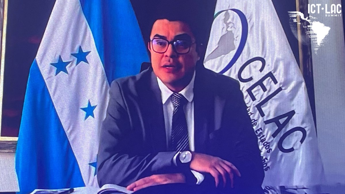 dpl_news's tweet photo. #ICTLACSummit | “Tenemos que preguntarnos: ¿Internet es un privilegio o un derecho? Si lo consideramos un derecho, entonces el Estado tiene la obligación de trabajar para que la población pueda disfrutarlo”, aseguró @gtorreszelaya1, viceministro de Relaciones Exteriores de Honduras.
“We have to ask ourselves: Is the Internet a privilege or a right? If we consider it a right, then the State has the obligation to work so that the population can enjoy it,” said @gtorreszelaya1, Vice Minister of Foreign Affairs of Honduras.
“Temos que nos perguntar: a internet é um privilégio ou um direito? Se considerarmos um direito, então o Estado tem a obrigação de trabalhar para que a população possa desfrutar dele”, disse @gtorreszelaya1, Vice-Ministro das Relações Exteriores de Honduras.