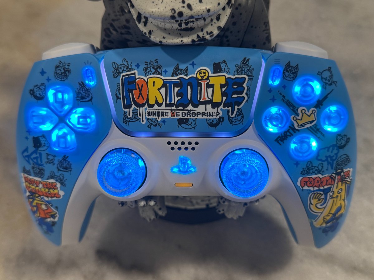 TrippytakaLLC's tweet photo. New website coming, New Controller Designs, New Features... Here's some special request orders we designed and built over the holiday. https://t.co/7a9HFA6N0w