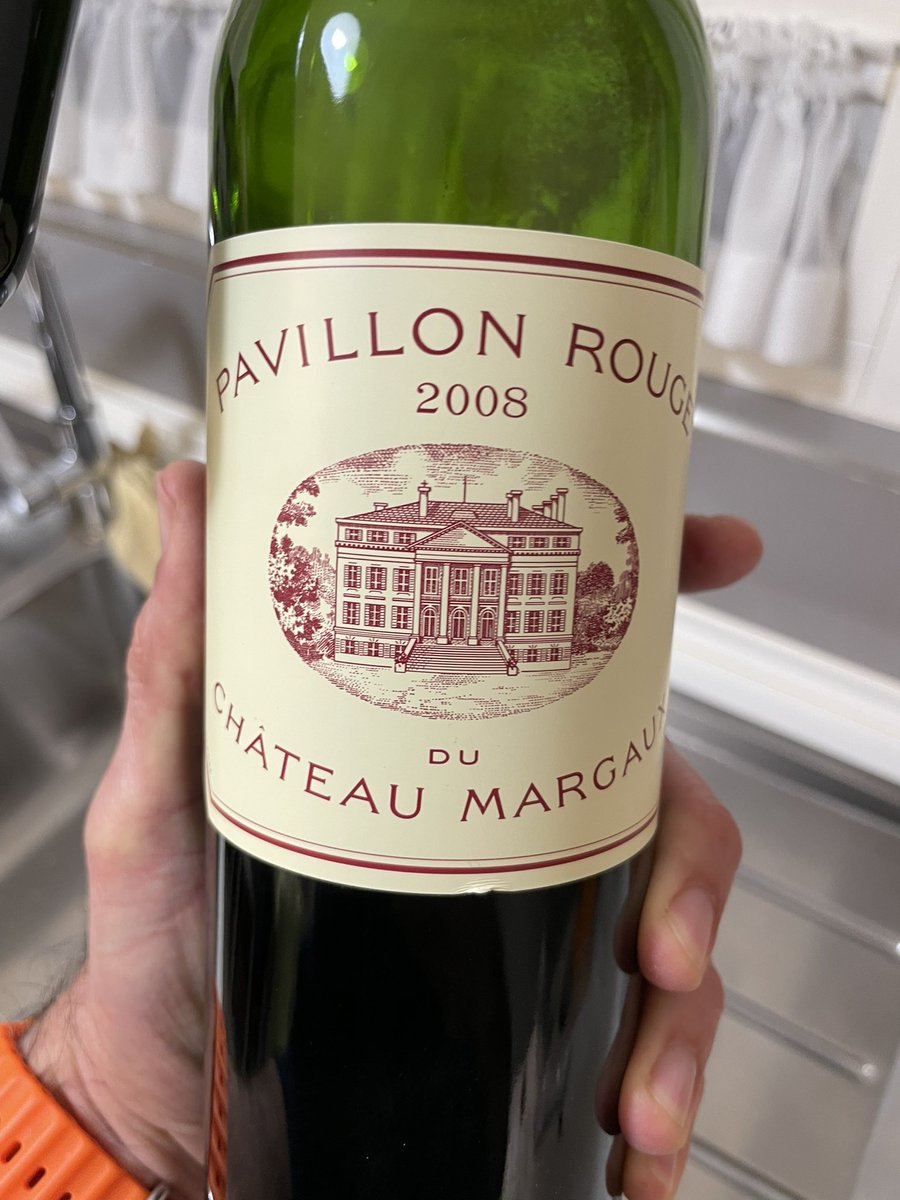Pezzoloit's tweet photo. #ChateauMargaux Just to eat something simple with cheese…from 🇫🇷….some French Wine…… a real #EXTASY from #2008 https://t.co/w26Kx6w2iM