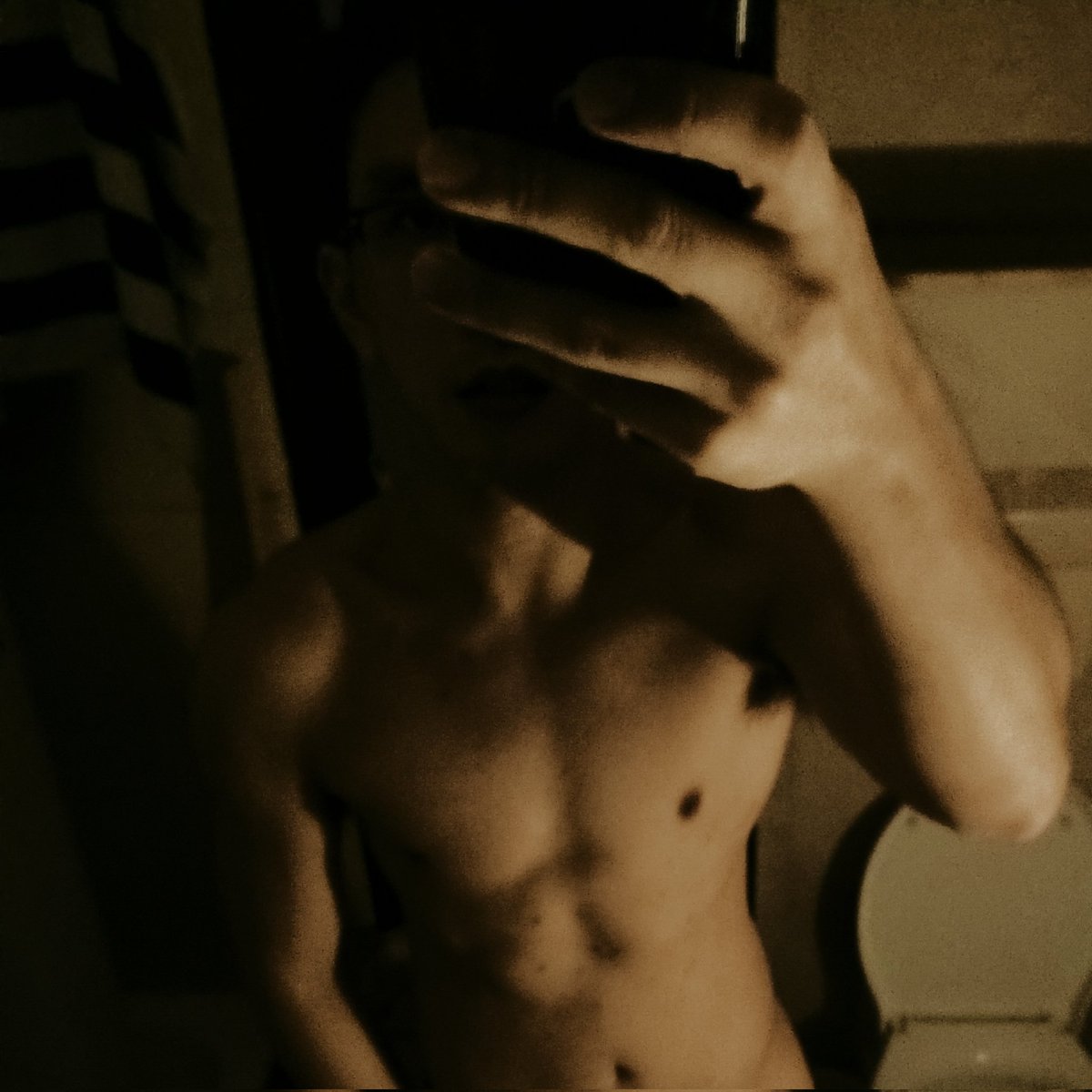 top4top426's tweet photo. A lean Vers Top are ready to Top the Top  and the Fit Top https://t.co/VtzsZcHuN9