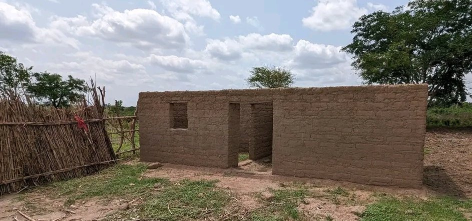 Preach_DGospel's tweet photo. .
Dear faithful believers,

We urgently need your support to roof, plaster, and floor one of our missionaries' apartments, constructed from mud blocks.

As you can see in the attached images, we have purchased the required woods. We now require your assistance to complete the remaining work.

If the Spirit leads you to participate in this Kingdom advancement, kindly send your support to the provided account details:

0064352148
Musa Musa Bello
Access Bank.
WhatsApp No: +2347015119394.

Please pray and seek the Holy Spirit's guidance. Together, we will spread the gospel of Christ Jesus.

@Preach_DGospel