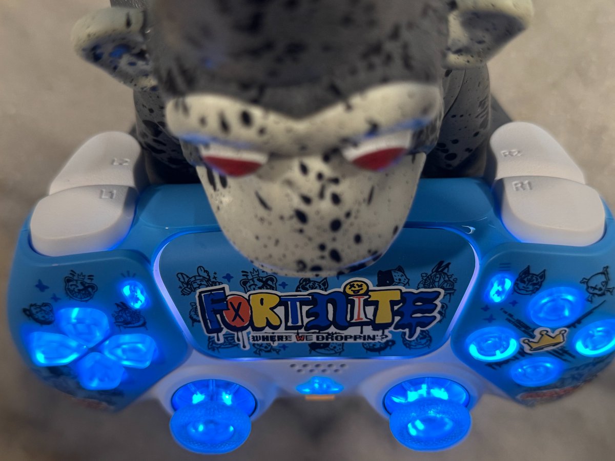 TrippytakaLLC's tweet photo. New website coming, New Controller Designs, New Features... Here's some special request orders we designed and built over the holiday. https://t.co/7a9HFA6N0w