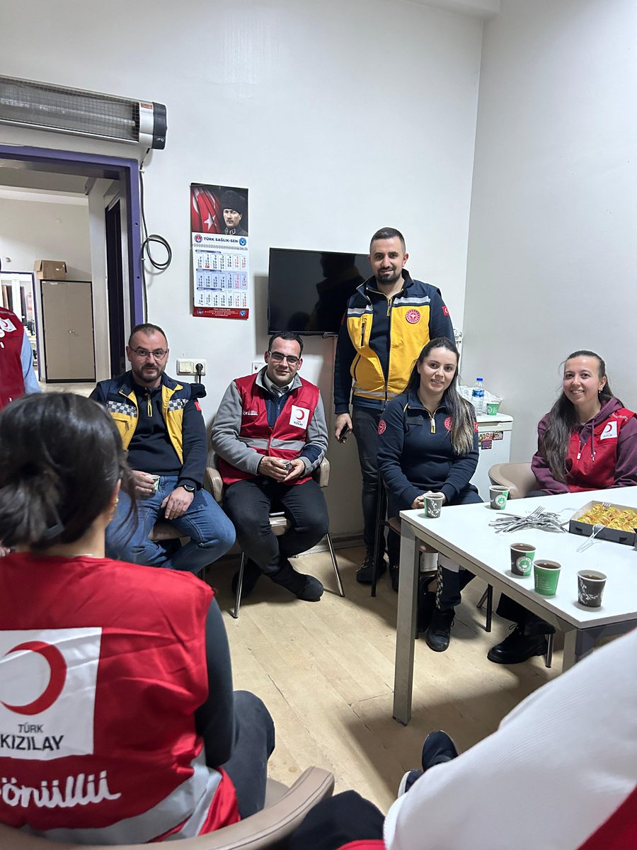 “💉🚑 Acil Sağlık Hizmetleri Haftası kapsamında, Ordu İl Ambulans Servisleri Koordinasyon Merkezi’ni ziyaret ettik. Sağlık hizmetlerinin kahramanları olan acil tıp ekiplerimizin özverili çalışmalarını yerinde görme ve onlara teşekkür etme fırsatı bulduk.