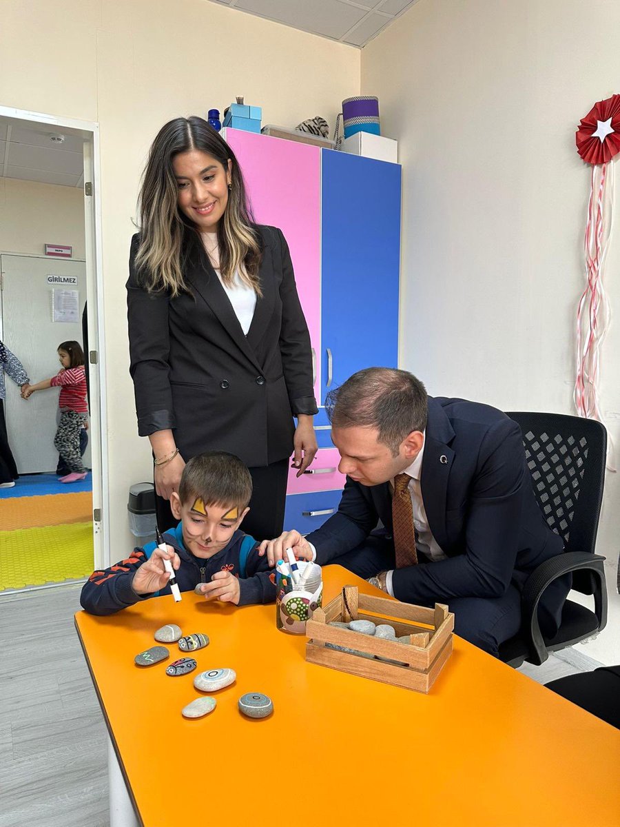 MutOzelEgitmAnk's tweet photo. Okulumuzdaki 3 Aralık Dünya Engelliler Günü programı İlçemiz Kaymakamı Sayın Mustafa Özbay’ın da katılımıyla gerçekleşti. @MersinValiligi @ahpehlivan53 @MersinMEM @fazilet_durmus @KaymakamlikMut @mut_mem @erddlk33 https://t.co/URZvr03DS1