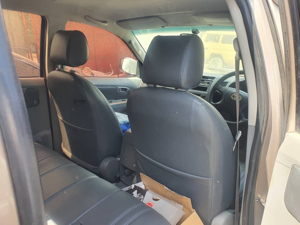 Tesha155's tweet photo. TOYOTA HILUX DOUBLE CABIN 2008π₯
π° BEI: 30M (Maongezi yapo)
π ENGINE: 1720CC
π’ USAJILI: EHS
π MAHALI: Kijitonyama
π Piga simu sasa: 0765837427
π GARI YA NGUVU KWA KAZI NA SAFARI! Uimara na ubora vinaanza hapa!
#ToyotaHilux #OfaMaalum https://t.co/rUaXhCml1Y