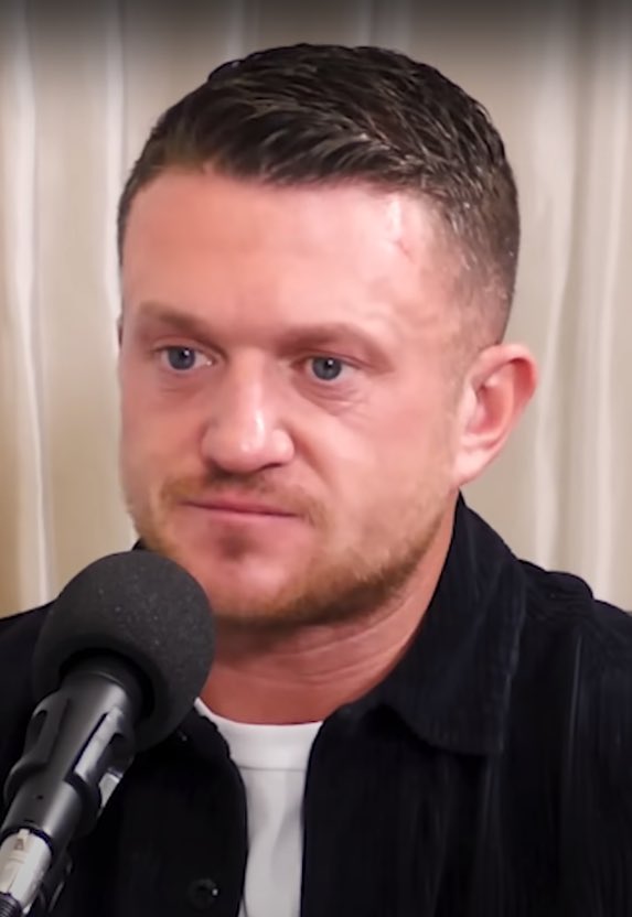 TheBritLad's tweet photo. Sadiq Khan is set to receive a knighthood and will officially be known as SIR Sadiq Khan.   

I think Tommy Robinson is the one who truly deserves a knighthood. 

Who agrees with me? https://t.co/yufUwtnRsW