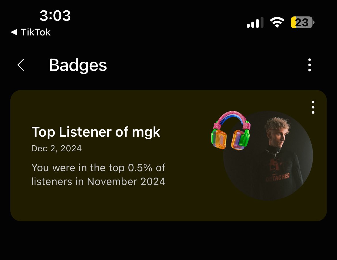 krishowie1's tweet photo. @machinegunkelly guess you could say i stay having them songs on repeat 💯 https://t.co/Dm95qBS9Py