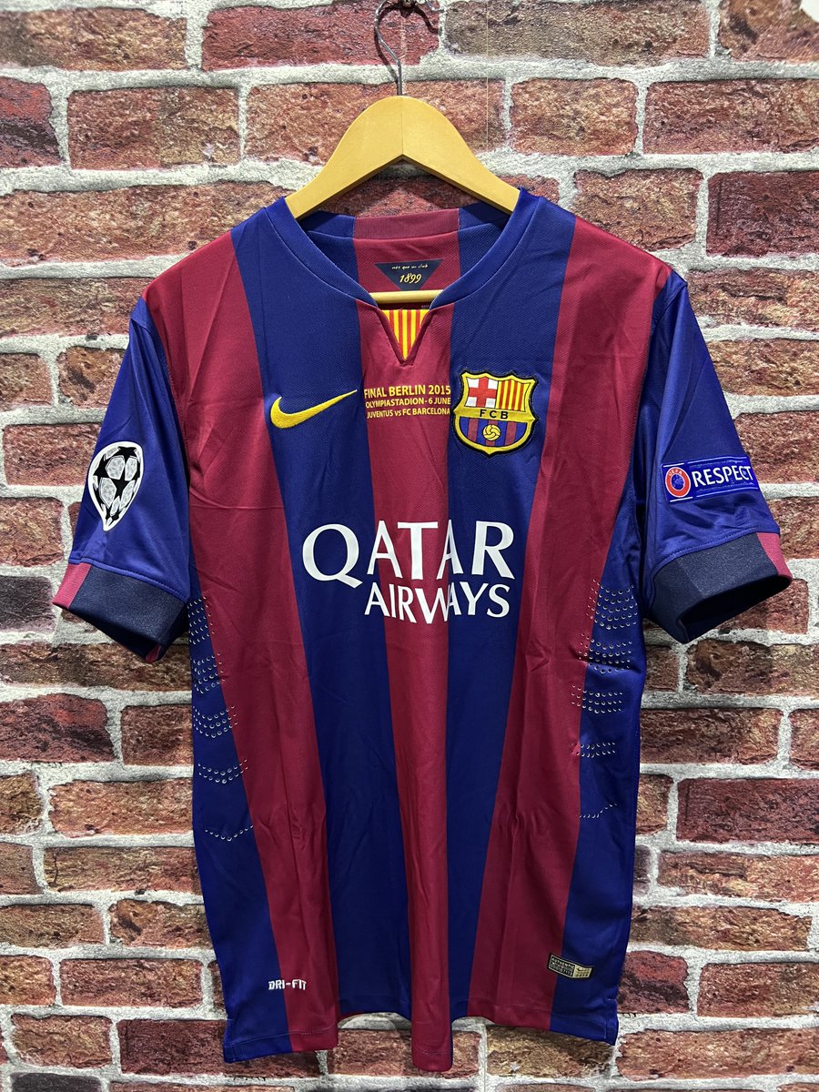 torino_store's tweet photo. •تيشيرت #برشلونة نهائي #ابطال_اوروبا 2015 
🤩🏆 

بطباعة شعارات الابطال وتفاصيل النهائي🤩✅

الخامة والتفاصيل👏🏻🔥

جميع خطوط الطباعه اللي نستخدمها اسماء وارقام هي نفس خط النادي الاصلي 👌🏻🔝

عرض قطعتين والثالثه مجاناً مُستمر على جميع الاقسام👏🏻✅

للطلب

https://t.co/oet4gBHLHk https://t.co/RmqAaRBX6Q