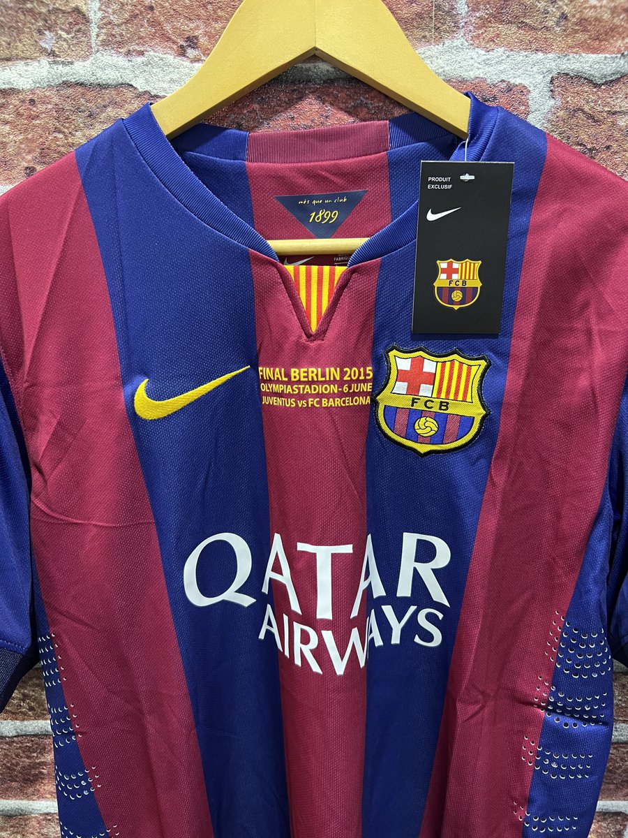 torino_store's tweet photo. •تيشيرت #برشلونة نهائي #ابطال_اوروبا 2015 
🤩🏆 

بطباعة شعارات الابطال وتفاصيل النهائي🤩✅

الخامة والتفاصيل👏🏻🔥

جميع خطوط الطباعه اللي نستخدمها اسماء وارقام هي نفس خط النادي الاصلي 👌🏻🔝

عرض قطعتين والثالثه مجاناً مُستمر على جميع الاقسام👏🏻✅

للطلب

https://t.co/oet4gBHLHk https://t.co/RmqAaRBX6Q