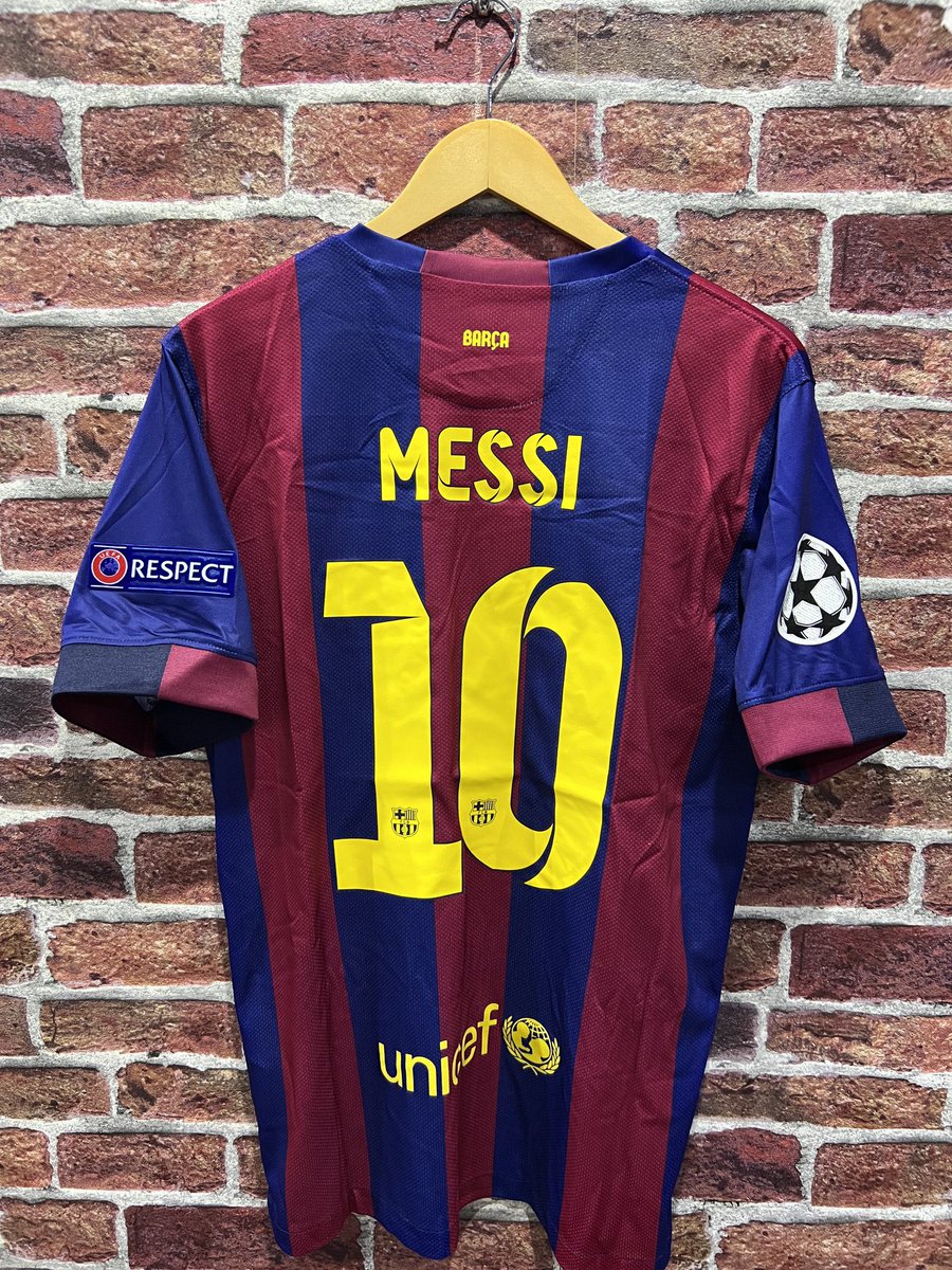 torino_store's tweet photo. •تيشيرت #برشلونة نهائي #ابطال_اوروبا 2015 
🤩🏆 

بطباعة شعارات الابطال وتفاصيل النهائي🤩✅

الخامة والتفاصيل👏🏻🔥

جميع خطوط الطباعه اللي نستخدمها اسماء وارقام هي نفس خط النادي الاصلي 👌🏻🔝

عرض قطعتين والثالثه مجاناً مُستمر على جميع الاقسام👏🏻✅

للطلب

https://t.co/oet4gBHLHk https://t.co/RmqAaRBX6Q