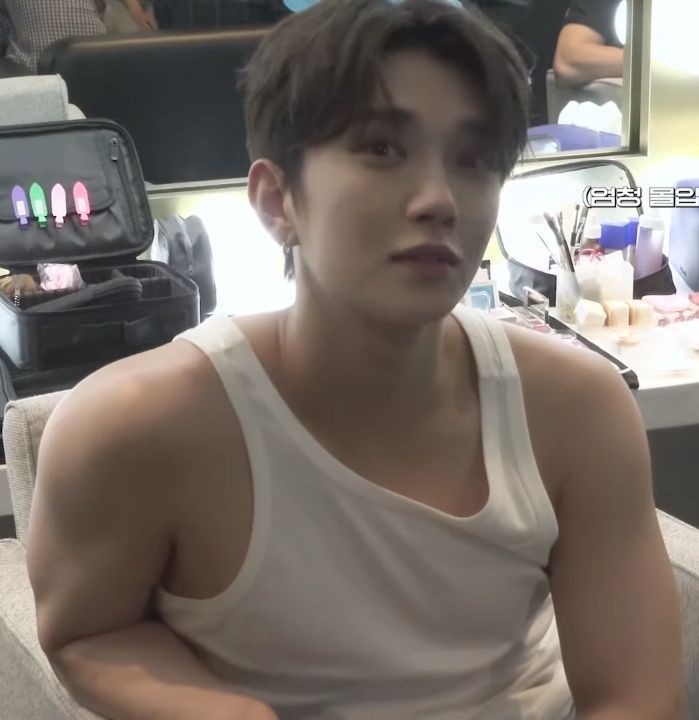 JOSHUJIHOUR's tweet photo. #JOSHUA #조슈아 https://t.co/GzZOYyZvit