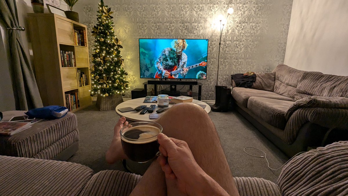 clothesfreeuk's tweet photo. Quiet evening in going Transatlantic and having a Americano ππΆβ€οΈ
#transatlantic #nealmorse #mikeportnoy #naked #petetrewavas #RoineStolt #danielgildenlow #bare #shepherdsbushempire #coffee #americano #nude #tassimo #brew #clothesfreeliving #nakedathome #naturism #normalnudity https://t.co/seoalMOa5Y
