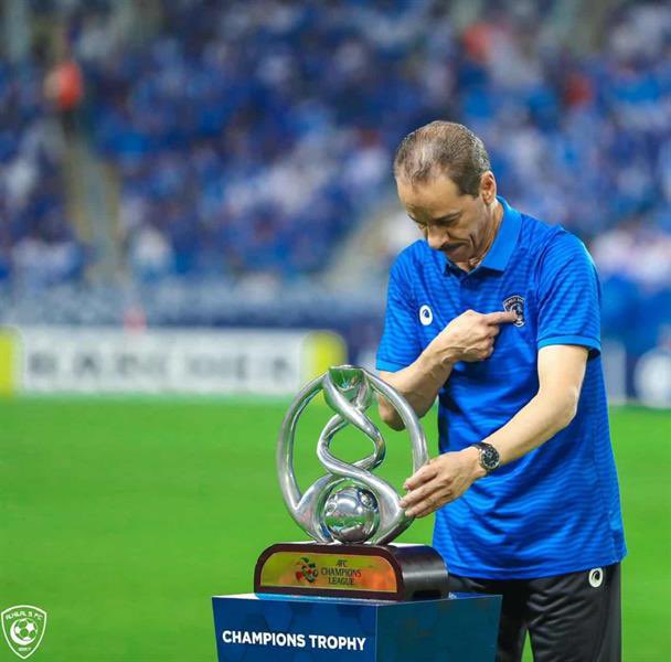 Nasser_D11's tweet photo. @Alhilal_FC @FIFACWC @realmadrid @RedBullSalzburg @Tuzos كبير القاره قادر بأذن الله على تجاوز المجموعه وإعادة كتابة التاريخ مرة اخري https://t.co/5ZEq6q2WFx