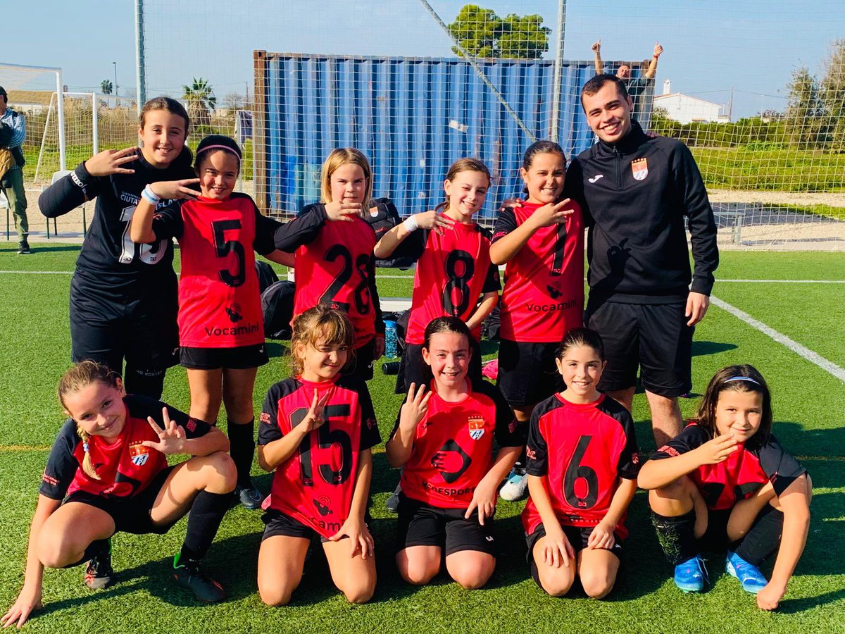 El fin de semana pasado, nuestras alevinas consiguieron una merecida victoria por 1-2 ante el Promeses Sueca. 

Estamos muy orgullos@s de nuestras pequeñas guerreras, quienes día tras día trabajan, se esfuerzan y mantienen una actitud positiva digna de felicitar.