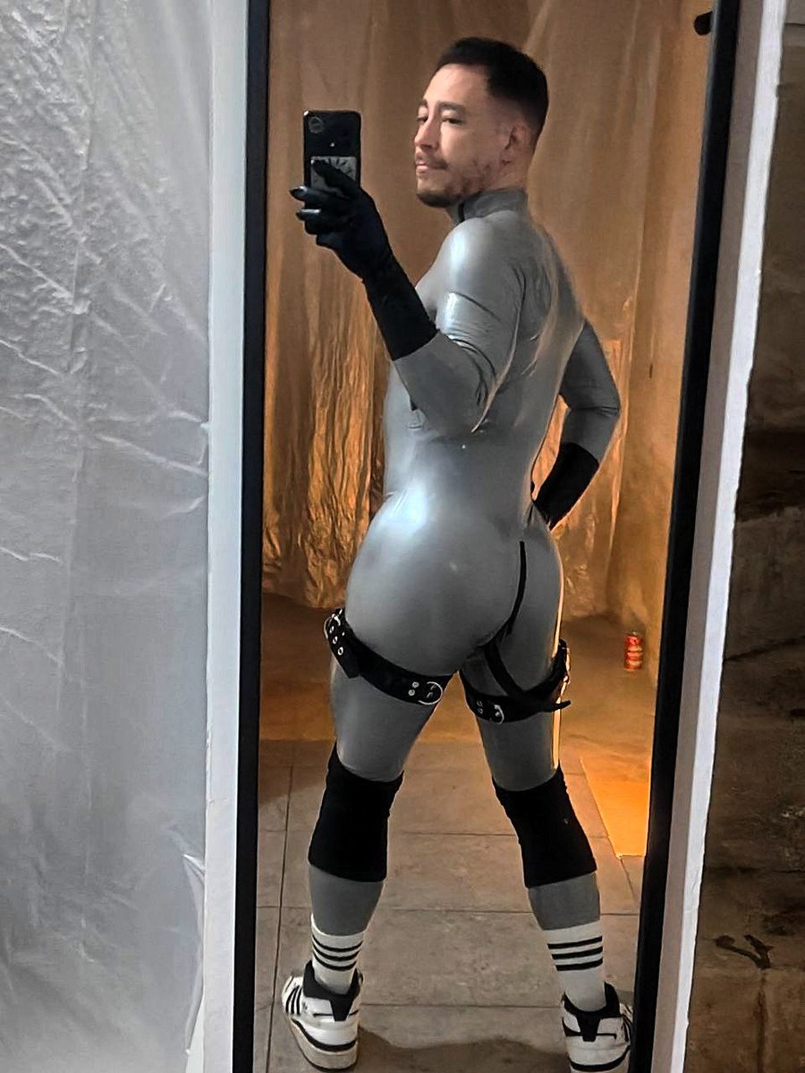 Ferdek_'s tweet image. Esta noche toca @mypleasure_es y el cuerpo lo sabe!
Alguien va? 😈🥰