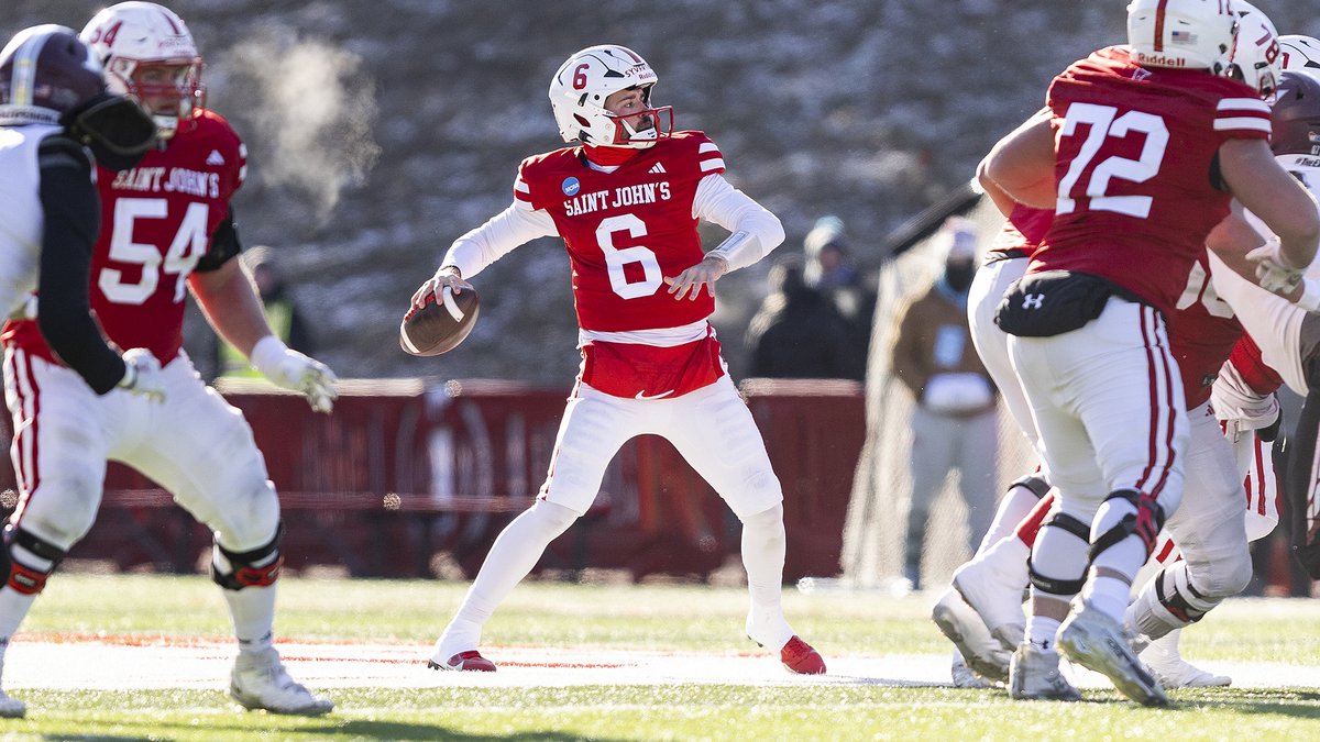 Saint John's Athletics (@sjujohnnies) on Twitter photo Congratulations to <a href="/SJUFootball/">Johnnie Football</a> senior QB Aaron Syverson, who today was named one of the 18 semifinalists for the 2024 Gagliardi Trophy Presented by <a href="/StearnsBank/">Stearns Bank</a>!
VOTE: d3football.com/notables/2024/…
RELEASE: gojohnnies.com/news/2024/12/5…
#GoJohnnies #d3fb Congratulations to <a href="/SJUFootball/">Johnnie Football</a> senior QB Aaron Syverson, who today was named one of the 18 semifinalists for the 2024 Gagliardi Trophy Presented by <a href="/StearnsBank/">Stearns Bank</a>!
VOTE: d3football.com/notables/2024/…
RELEASE: gojohnnies.com/news/2024/12/5…
#GoJohnnies #d3fb