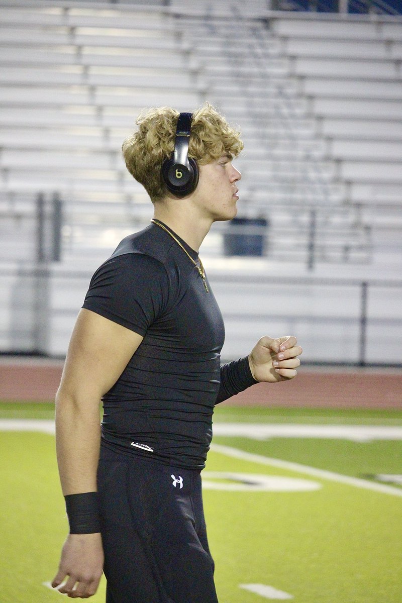 1BrendanJackson's tweet image. Full Junior Season Highlights and Stats⬇️

1800 passing yards
320 rushing yards 
18 total touchdowns 
6”2 | 200 lbs
SJS D2 quarterfinals 

@vacafootball @BrandonHuffman
@3dqb_SoCal @QBHitList
@abettencourt15 @WCPSacramento
@westcoastpreps_ @CoachAray

hudl.com/v/2QF4Rs