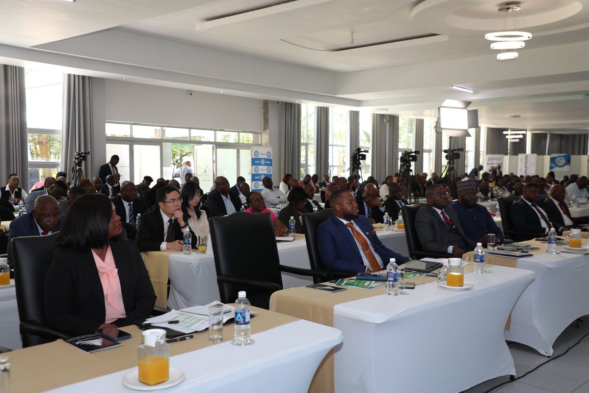 MoFA_ZW's tweet photo. Today, Professor Dr. Amon Murwira attended the @ZNCCNational Annual #BusinessReviewConference in Harare.
In his address, he emphasized the importance of utilizing 🇿🇼 immense natural resources, local skills, & indigenous knowledge systems to gain access to international markets. https://t.co/KyE8eUjfsf