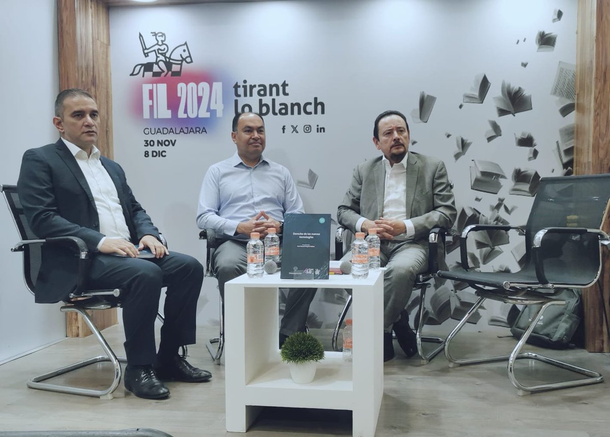 Hace unas horas tuve la oportunidad de presentar en la FIL de Guadalajara una obra en la que colaboro como coautor: Derecho de las Nuevas Tecnologías. Agradezco a los Doctores Manuel Magaña y Luis Reynoso la oportunidad de acompañarlos.
