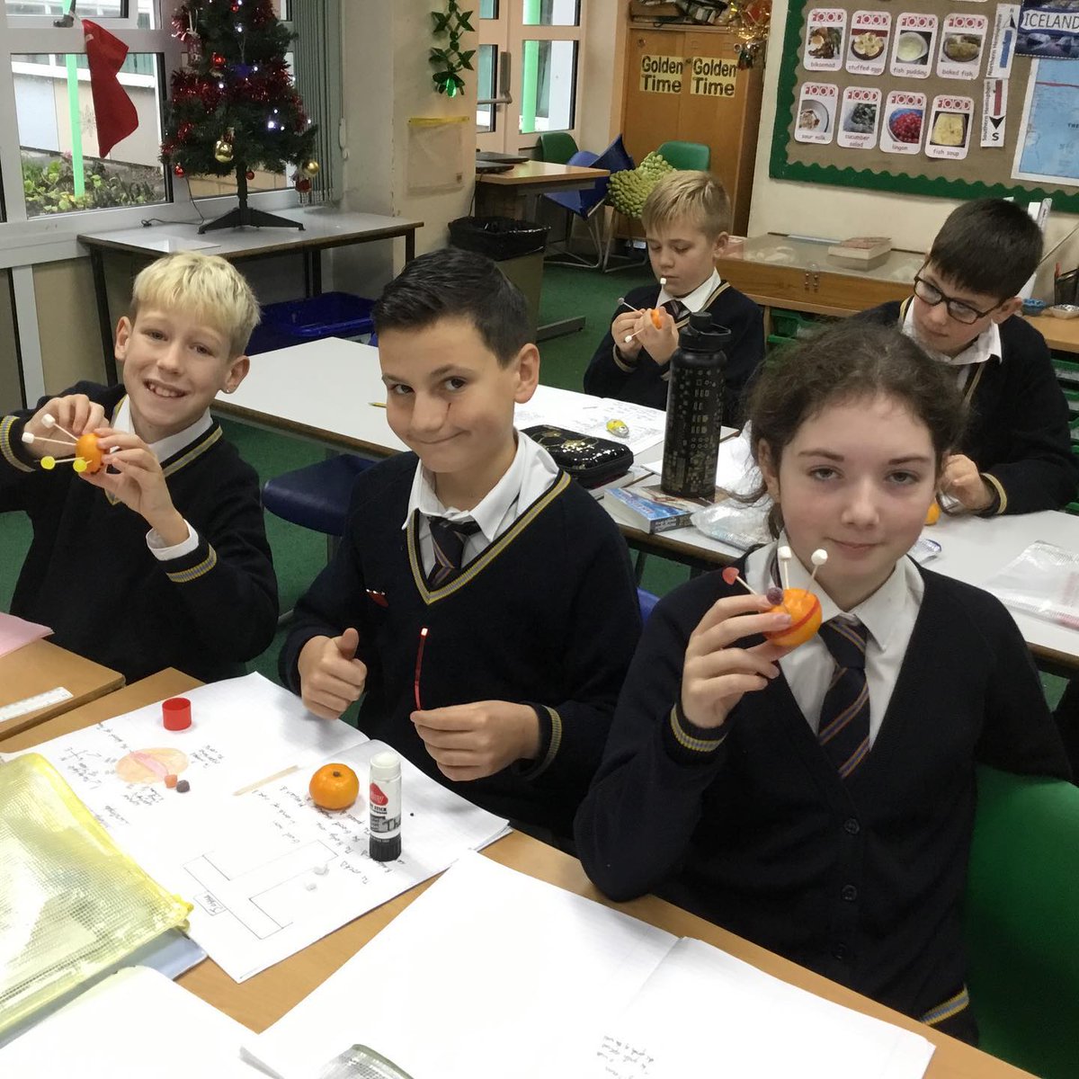 nlancingprimary's tweet image. Year 6 have been learning about the #Christingle in their RE lesson this week. They enjoyed making them and looked at what the different parts represent. #Christmas
